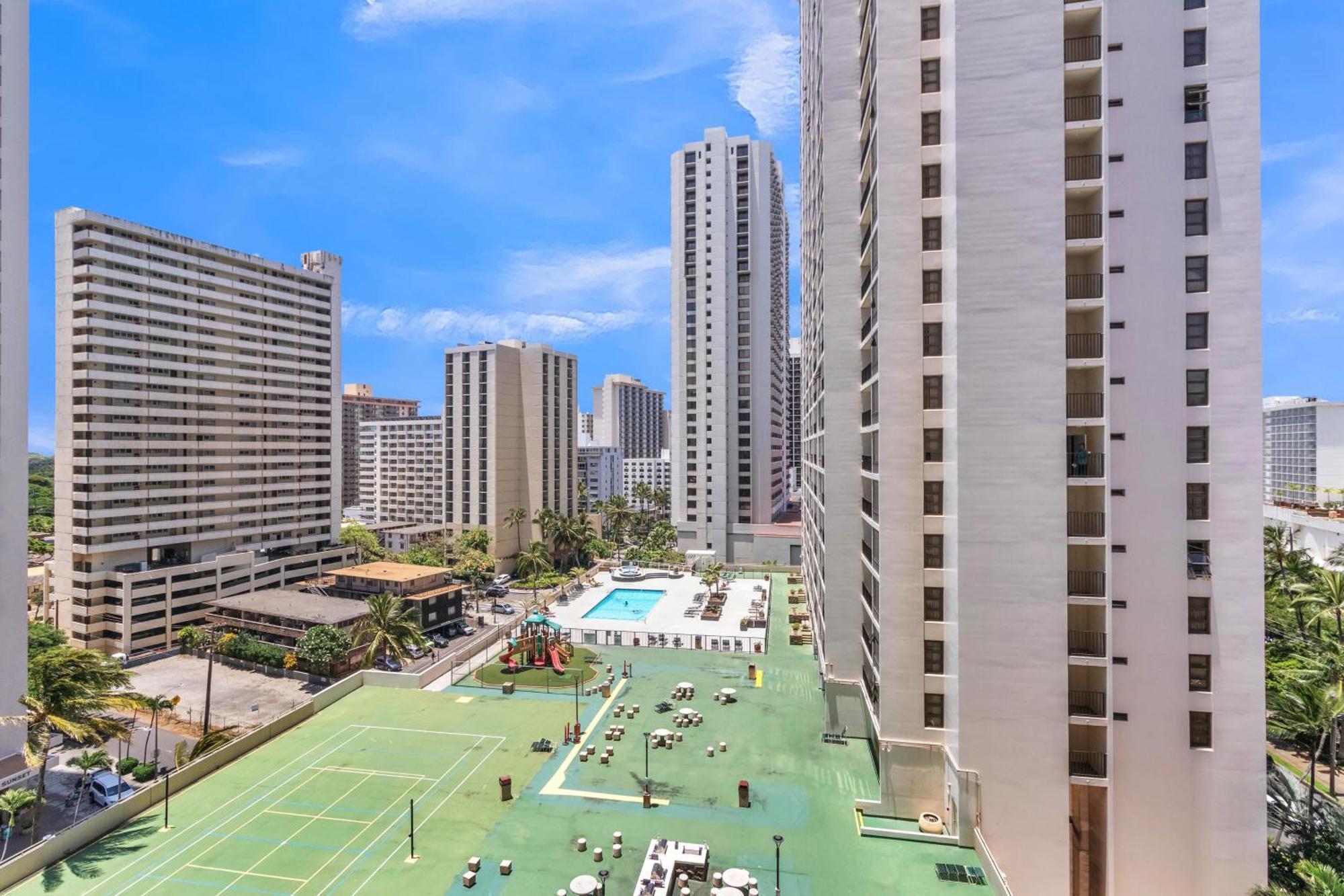 Apartment Tower 2 1208 -qqe *