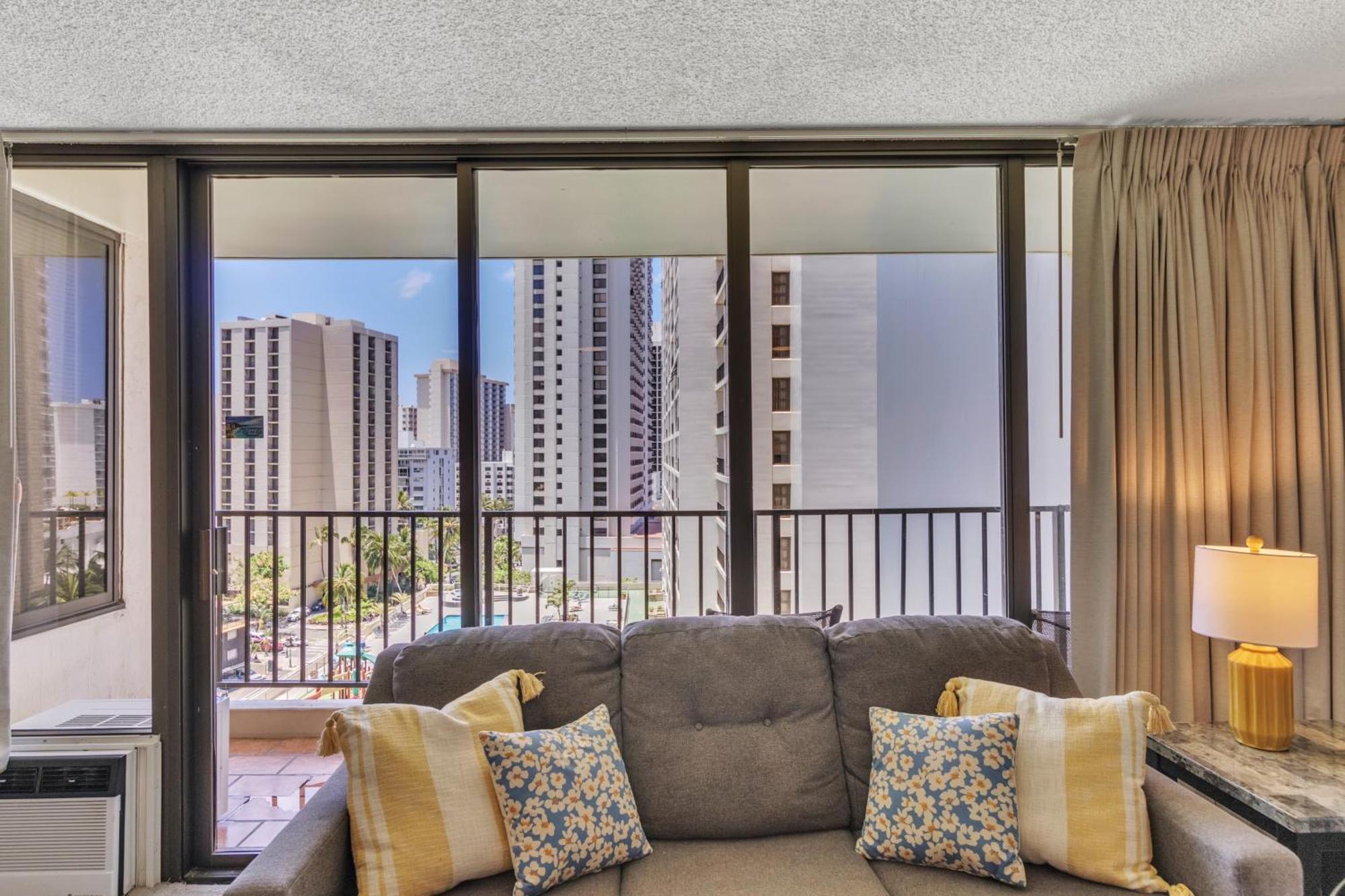 Tower 2 1208 -qqe Apartment