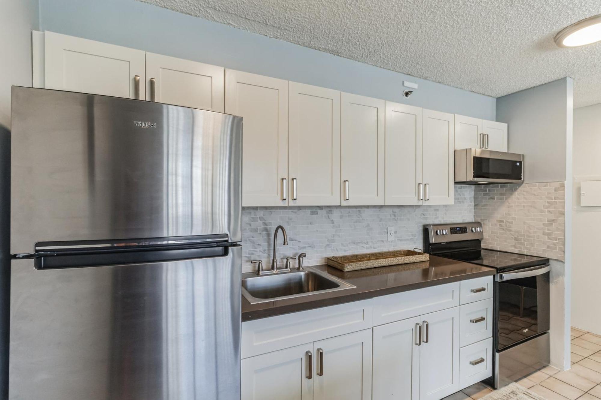 Tower 2 1208 -qqe Apartment *