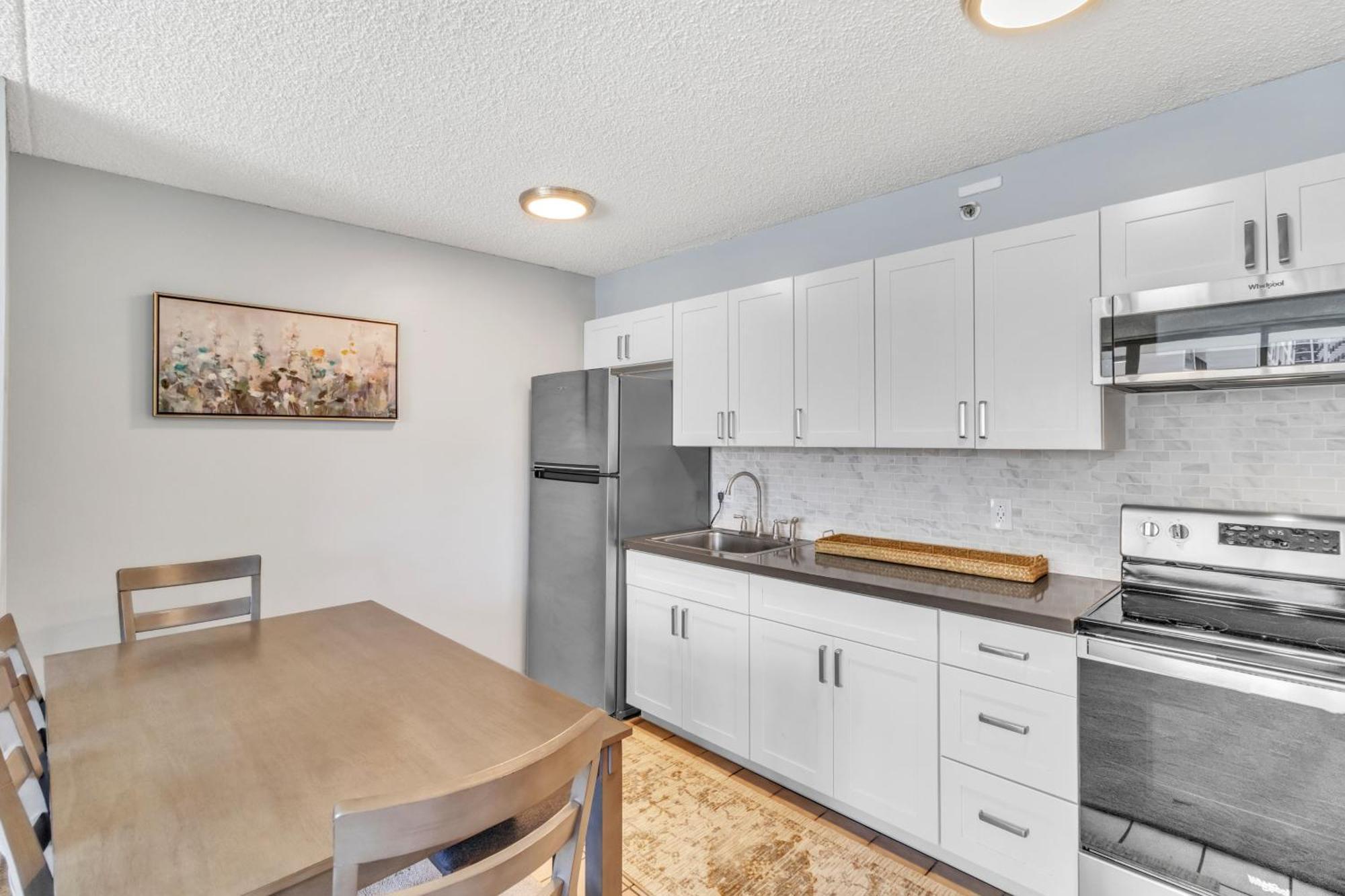 Tower 2 1208 -qqe Apartment *